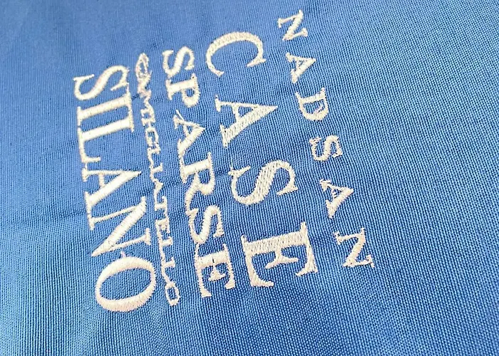 Nadsan Sparse דירה